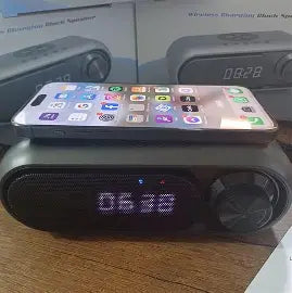 PARLANTE RADIO CON CARGA INALÁMBRICA
